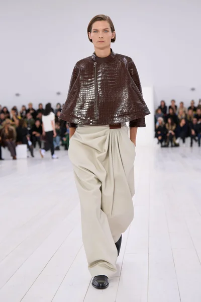 Look 43